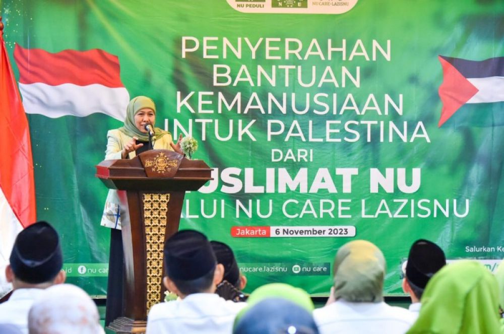 Ketua Muslimat NU Khofifah Indar Parawansa menyampaikan sambutan dalam acara penyerahan bantuan kemanusiaan bagi warga Palestina. (Ist) 