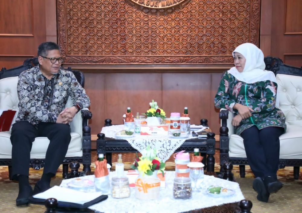 Menerima Pimpinan OJK Regional 4 Jatim, Gubernur Khofifah Komitmen Dukung Program dan Pembentukan TPAKD
