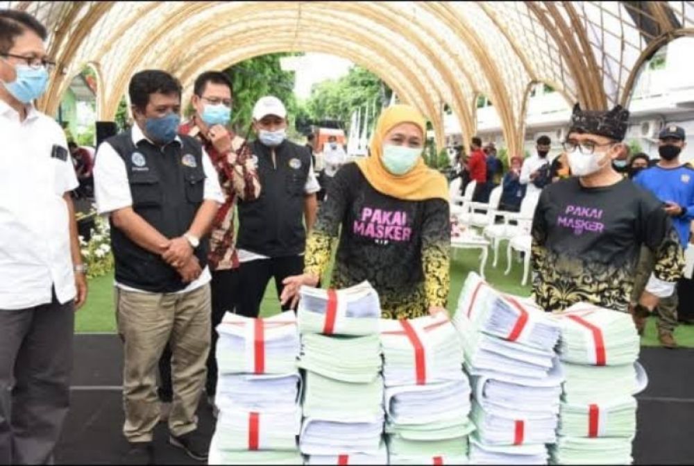 Gubernur Jawa Timur, Khofifah Indar Parawansa apresiasi komitmen dan kerja keras BPN, kepala daerah dan masyarakat yang telah mengurus sertifikat tanah melalui program PTSL. (Ist) 