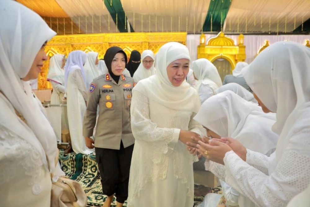 Gubernur Khofifah hadiri Haul Akbar Al Fitrah Kedinding. 