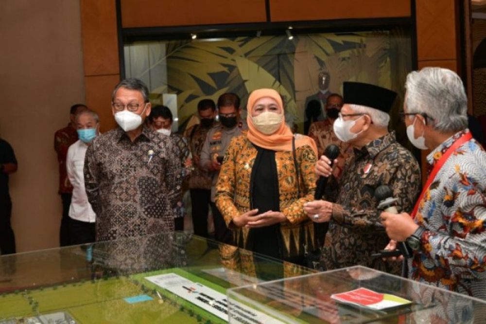 Gubernur Khofifah mendampingi Wapres Ma'ruf Amin meresmikan proyek JTB dan lapangan Gas MDH-MBH. (Ist) 