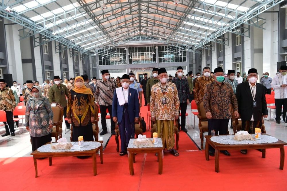 Gubernur Khofifah dampingi Wapres Ma'ruf Amin di SMA Trensains Tebu Ireng Kecamatan Ngoro,, Z jombang. (Ist) 