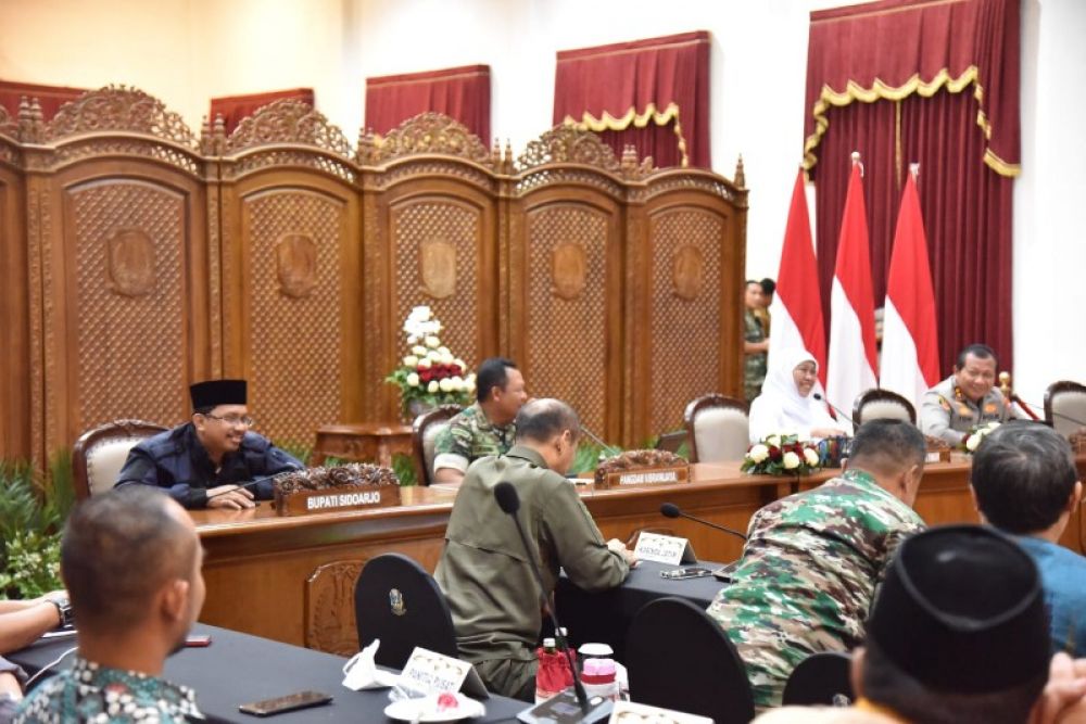 Bupati Sidoarjo Gus Muhdlor saat rakoor finalisasi puncak peringatan Harlah 1 Abad NU di Grahadi Surabaya. Ist) 