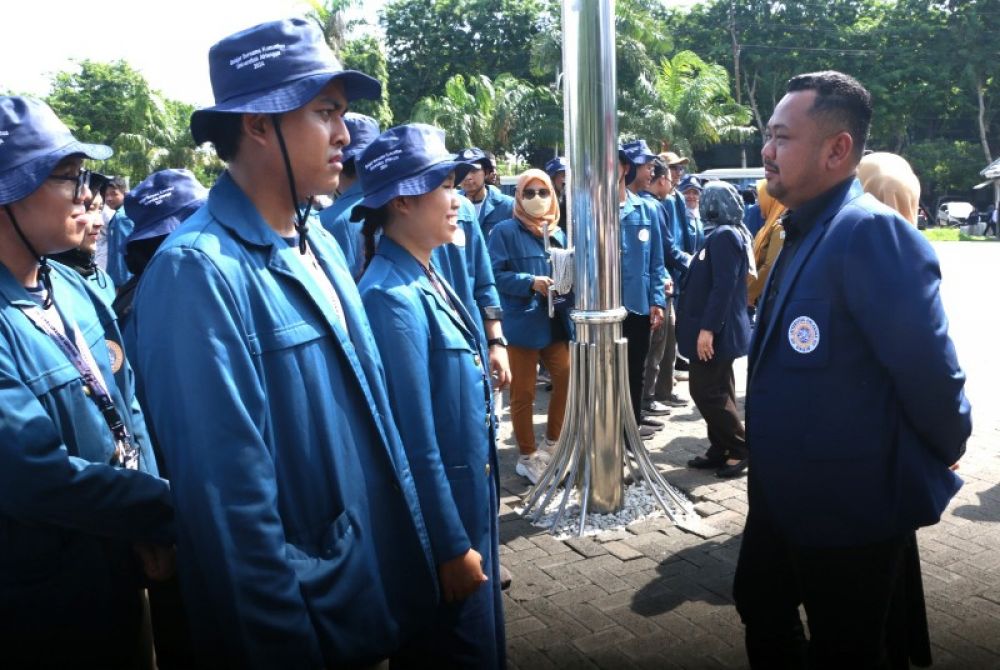 Bupati Gresik, Fandi Akhmad Yani berikan motivasi dan pesan kepada mahasiswa Unair Surabaya. (Ist) 