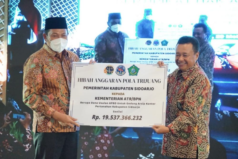 Wabup Subandi terima Hibah anggaran Pola Trijuang guna menyukseskan program PTSL. ((ist) 