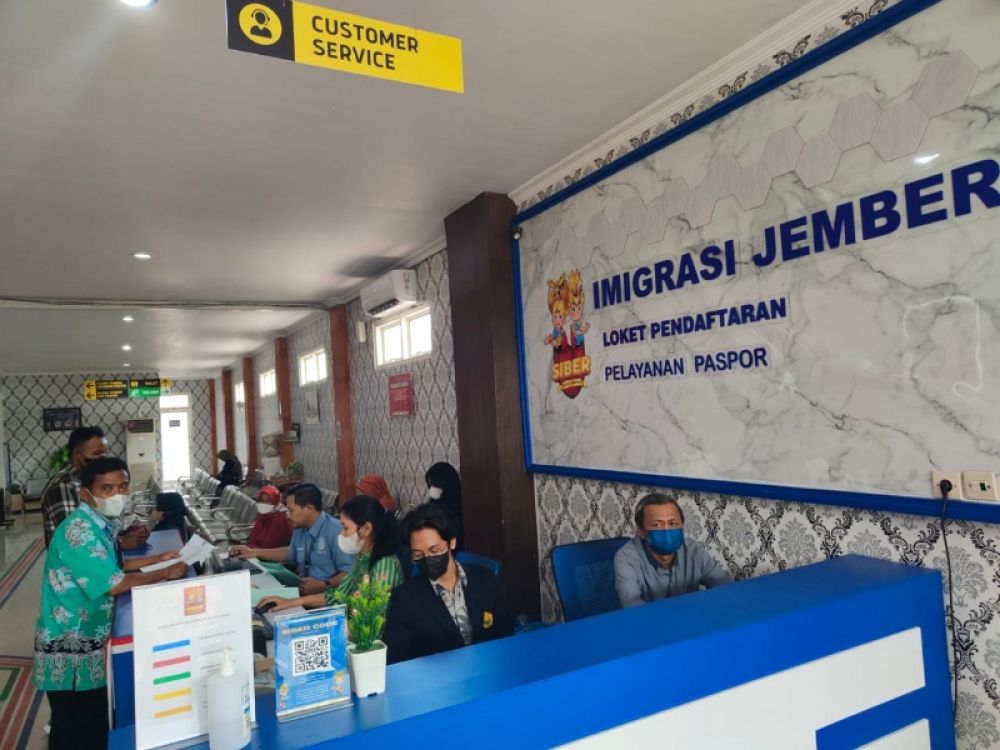 Aktifitas Kantor Imigrasi Jember usai menerapkan kebijakan masa berlaku paspor 10 Tahun. (Ist) 