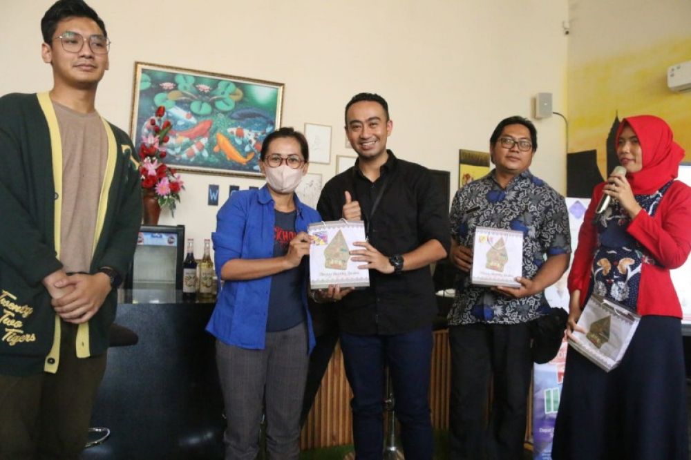 Para influencer usai pembekalan sosialisasi dana cukai. (Ist) 