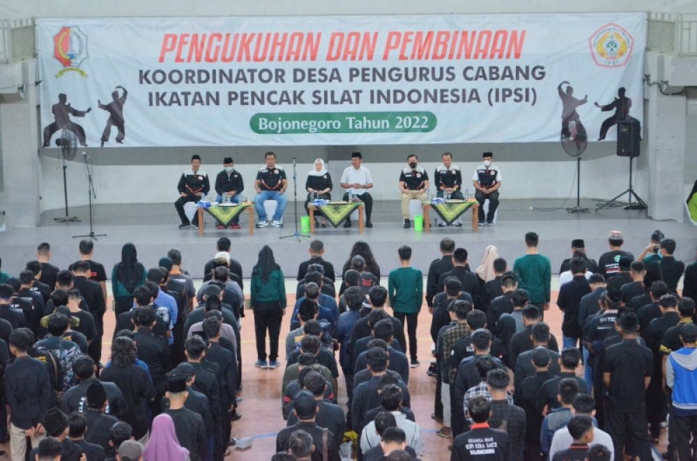 Bupati Bojonegoro Anna Mu'awanah bersama Forkopimda hadiri pengukuhan Kordes IPSI di Gor Desa Ngumpak Dalem Kecamatan Dander Bojonegoro. (Ist) 