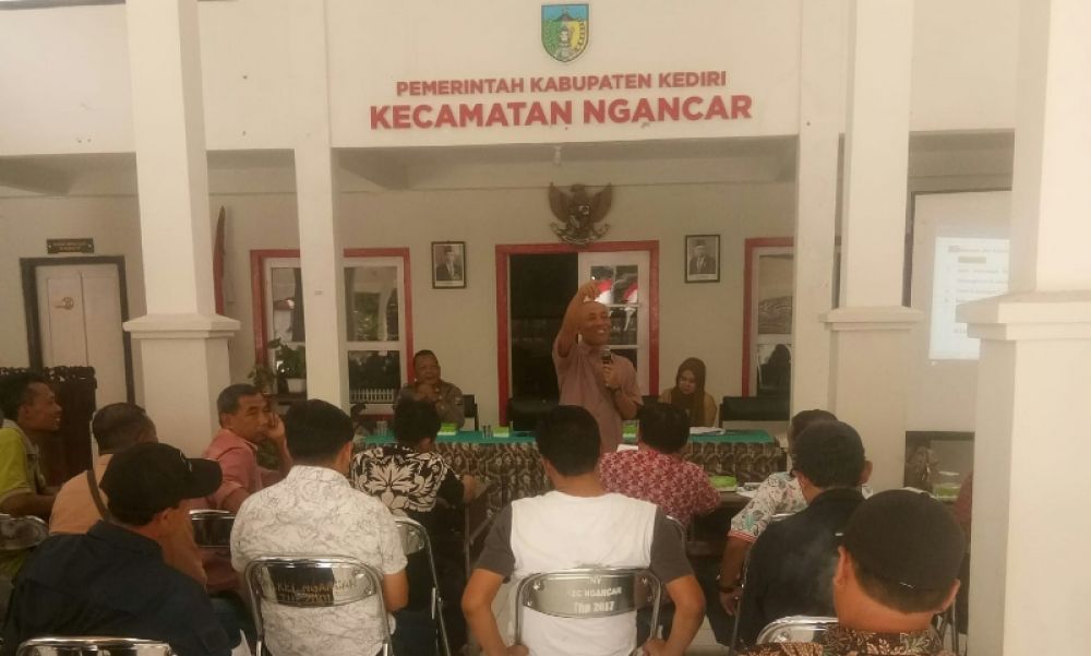 DPMPD Kabupaten Kediri saat sosialisasi Pilkades di Kecamatan Kecamatan Ngancar Kediri. (Ist) 