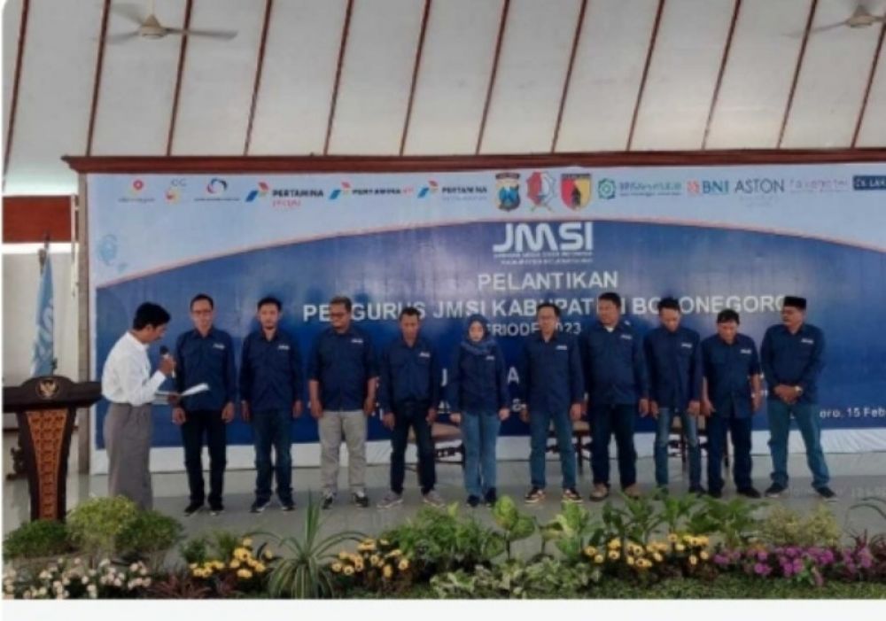 Ketua JMSI Provinsi Jawa, Timur Syaiful Anam, secara resmi melantik pengurus JMSI Bojonegoro periode 2023-2028 di Pendopo Malowopati Bojonegoro. (Ist) 