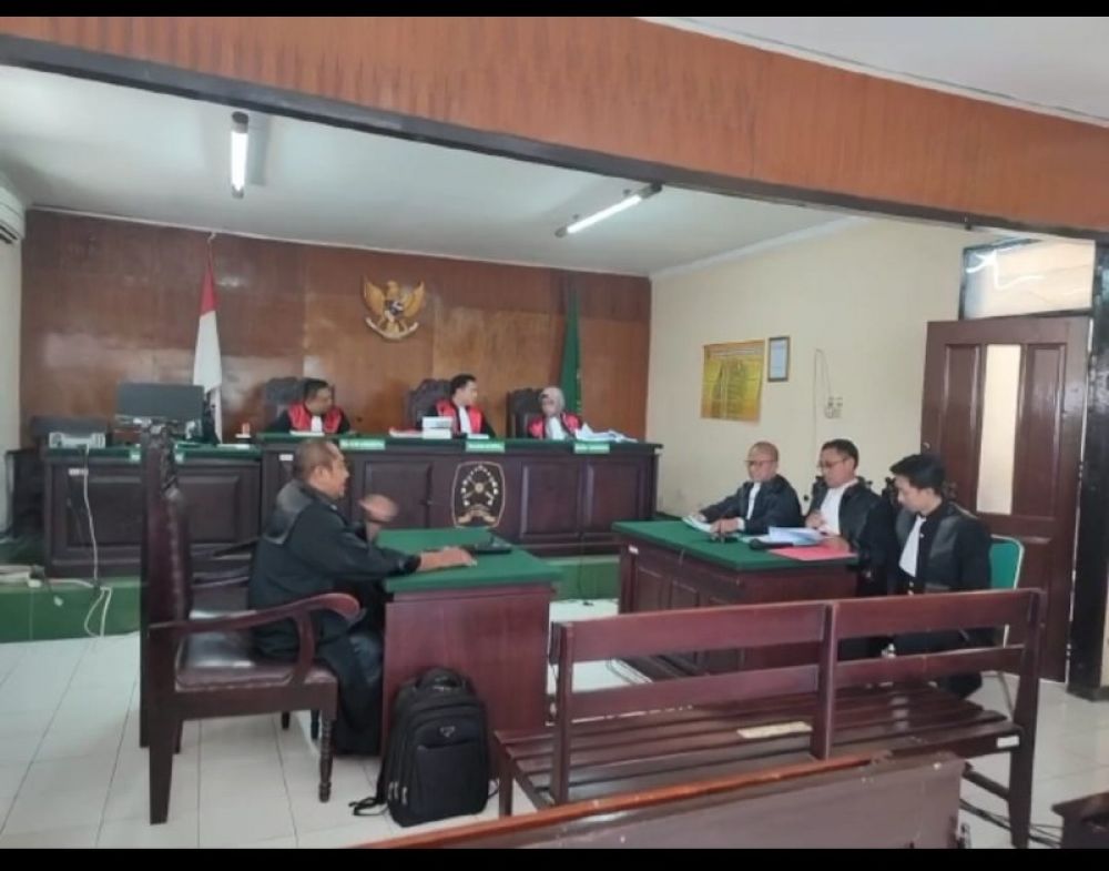 Kuasa hukum Hamim saat menjalani sidang lanjutan dan mengajukan nota keberatan (pledoi). Ist) 