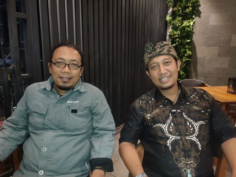 Kuasa Hukum Wiwik Sukesi Caleg PDI P Dapil Kecamatan Blimbing Kota Malang Andi Rachmanto dan Fajar Wongsodimejo saat di Gedung KPK