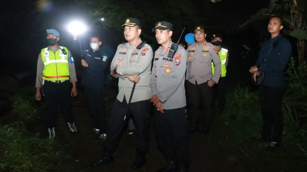 Kapilresta Sidoarjo Kombes Pol Kusumo Wahyu Bintoro saat melakukan patroli di kecamatan Tarik. (Ist) 