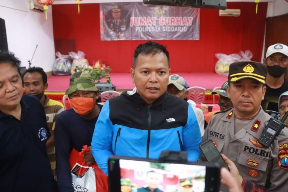 Kapolresta Sidoarjo, Kombes Pol Kusumo Wahyu Bintoro mengajak warga Krian menjaga kerukunan jelang tahun politik ini. (Ist) 