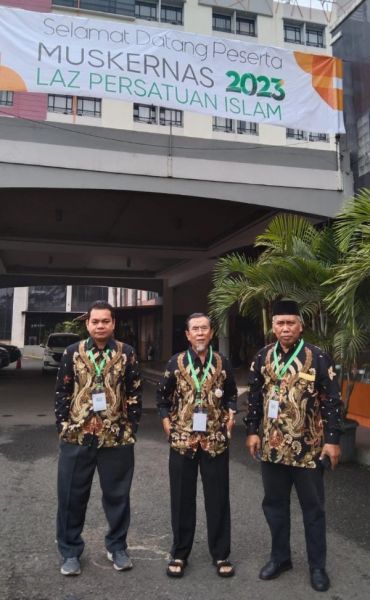 Perwakilan dari Provinsi Sumatera Barat Kepala PZU ir Tauhid Ihyar , Mawardi Tanjung serta Sukri Ahmad Rokan. (Ist) 