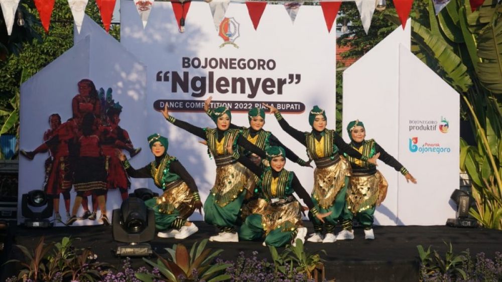 Salah satu peserta nglenyer Dance Competition semarakkan rangkaian kegiatan HUT RI ke 77 di Kabupaten Bojonegoro. (Ist) 