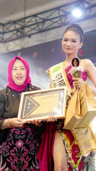 Mahasiswa Ilmu Sejarah UNAIR Dinobatkan sebagai Putri Pariwisata Kalimantan Timur 2022