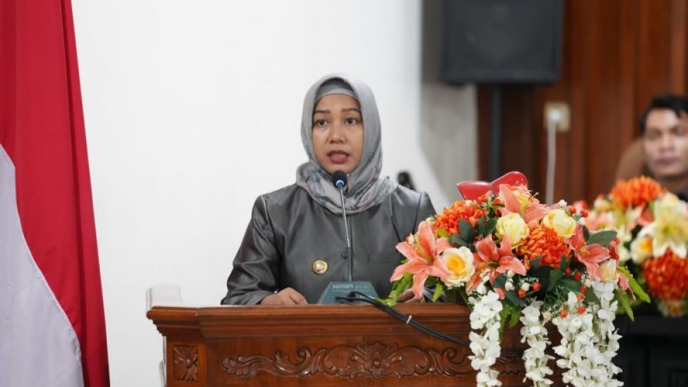 Wali Kota Mojokerto Ika Puspitasari memberikan paparan keberhasilan di hadapan pimpinan DPRD Kota Mojokerto dalam sidang Paripurna LKPJ TA 2022. (Ist) 