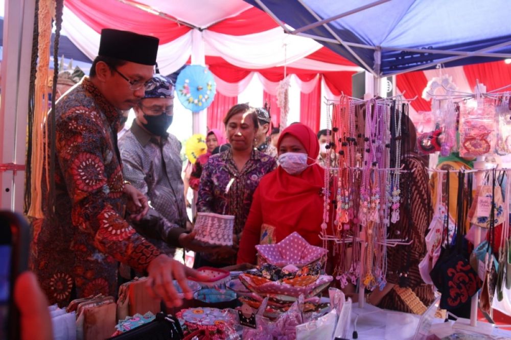 Bupati Sidoarjo Gus Muhdlor hadiri dan membuka Gebyar UMKM di Kantor BPN Sidoarjo dalam rangka memperingati Hari Agraria dan Tata Ruang Nasional (Hantaru) 2022. (Ist) 
