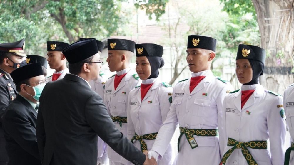 76 Paskibra Dikukuhkan, Bupati Gus Muhdlor : Kalian Pemuda Terpilih Kebanggaan Sidoarjo