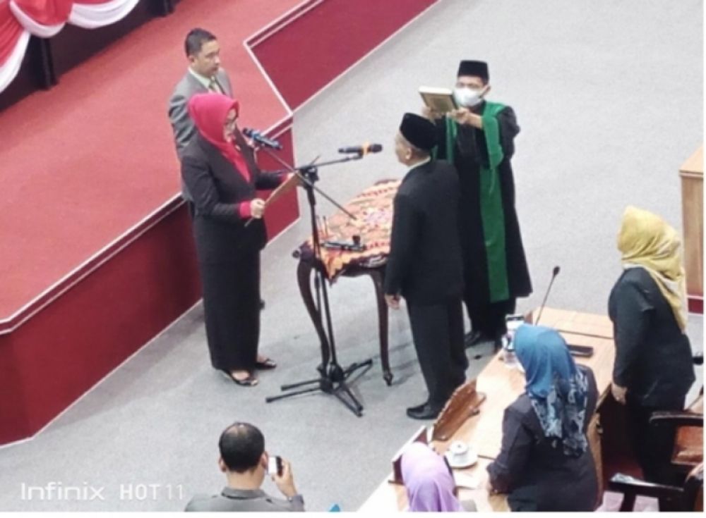  Hamim Ghozali diambil sumpah dan janji sebagai anggota DPRD Kabupaten menggantikan Mustakim yang dipecat dari keanggotaan PPP (ist)