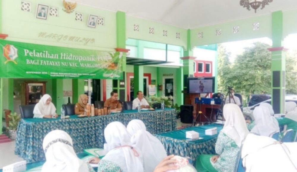 Kader fatayat NU saat mengikuti pelatihan Hidroponik dan POC. (Ist) 