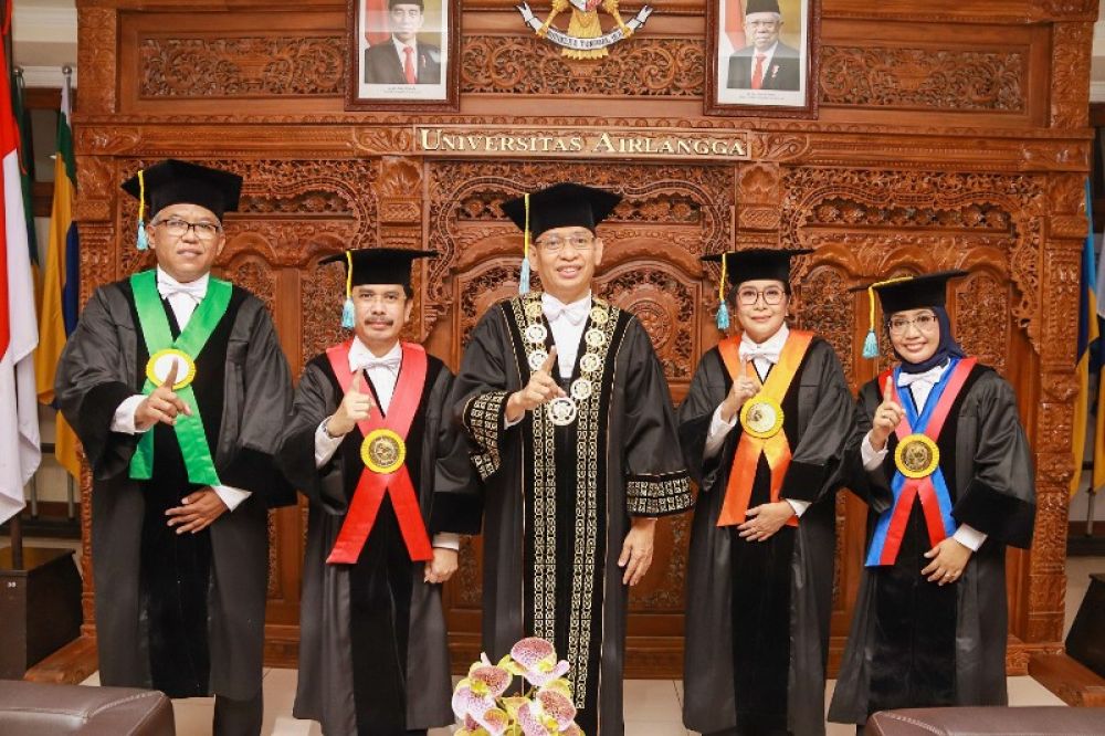 Kukuhkan 4 Guru Besar Baru Rektor: Orasi Guru Besar Jadi Bukti Inklusivitas Ilmu di UNAIR