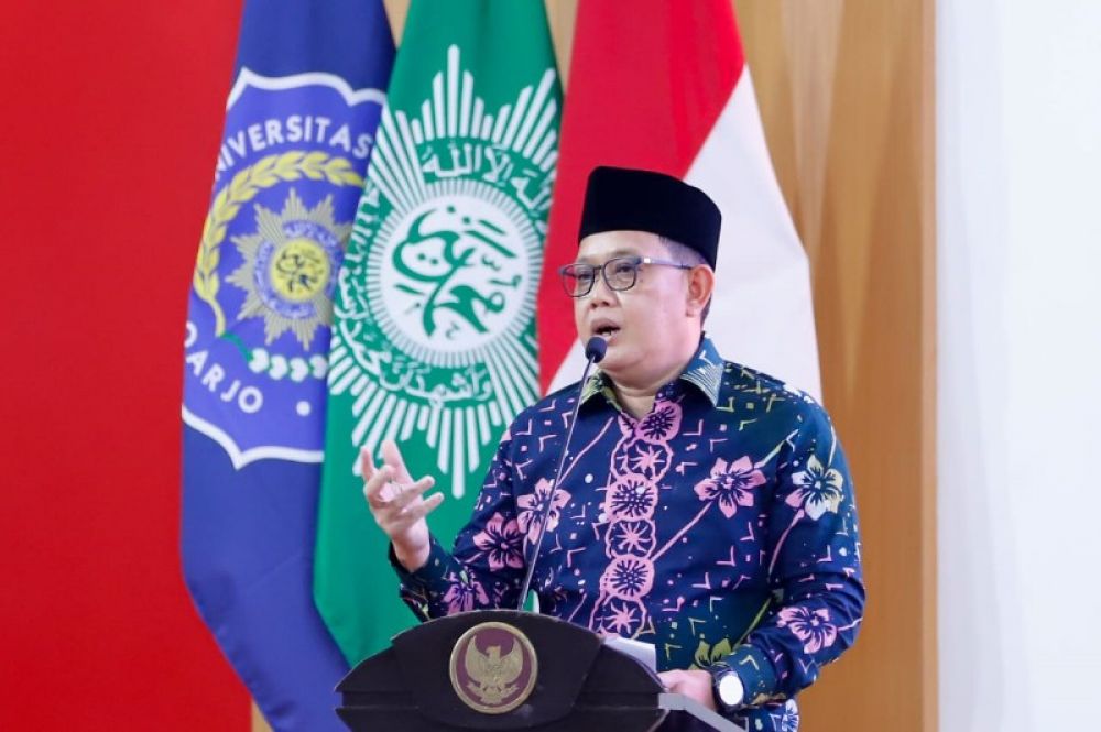 Pj Gubernur Adhy saat menyampaikan sambutan. (Ist) 