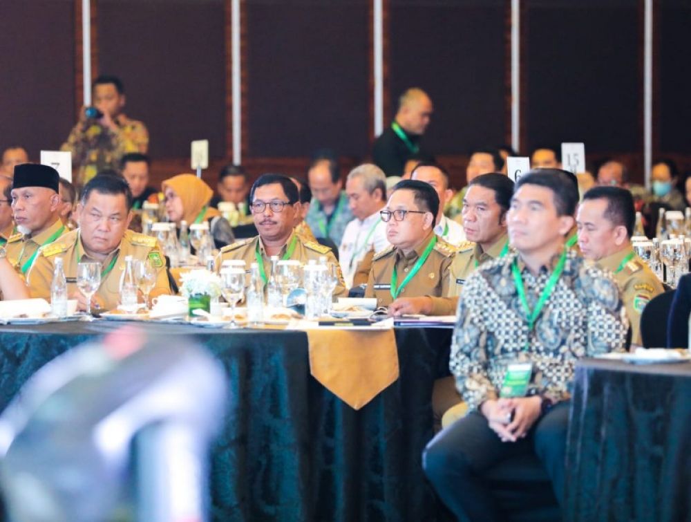 Rakor Bersama Mendagri dan Kabapanas, Pj Gubernur Adhy Pastikan Jatim Siap Kendalikan Inflasi