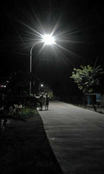 Pemkab Bojonegoro Tahun 2022 ini memasang lampu PJU sebanyak 2.195 unit yang tersebar di beberapa kecamatan di wilayah strategis dengan prioritas jalan yang sudah beraspal sehingga Kabupaten Bojonegoro terlihat semakin terang benderang. (Ist) 