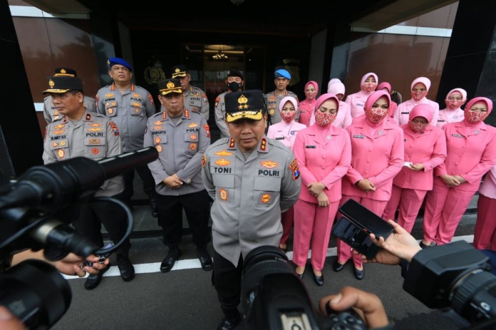 Polda Jatim dan Kemala Bhayangkara salurkan bansos kepada korban gempa Cianjur. (Ist) 