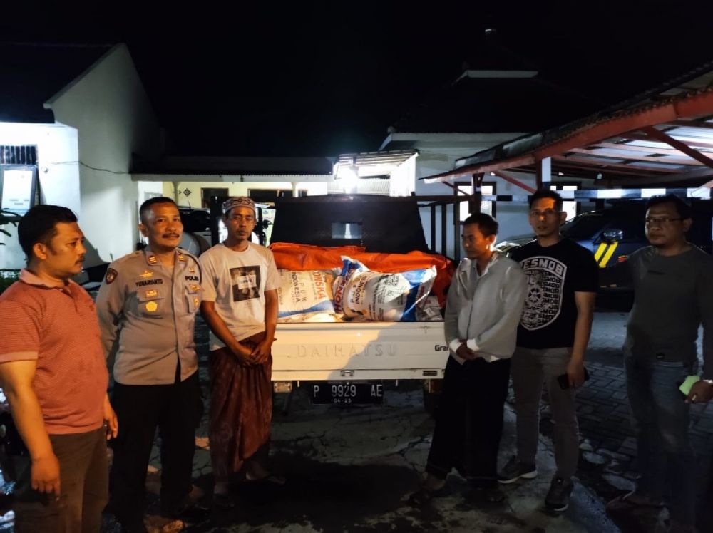 Kapolres Bondowoso AKBP, Wimboko SIK, dan terduga penyalahgunaan pupuk bersubsidi saat diamankan. (Ist) 