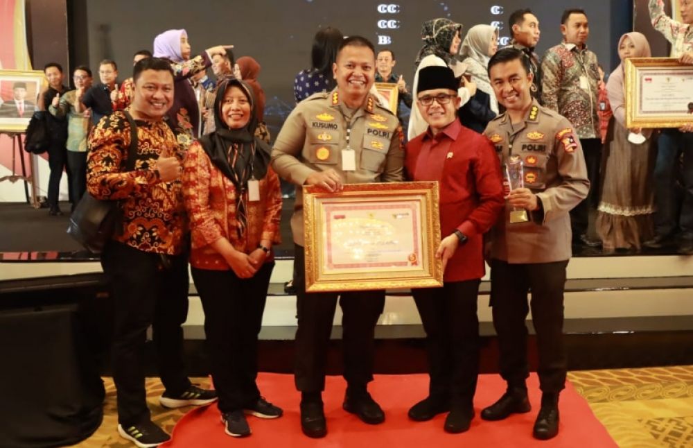 Polresta Sidoarjo Terima Penghargaan Top 5 OAPSI dari Menpan RB