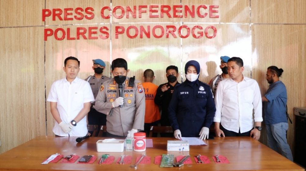 Kapolres Ponorogo berhasil ungkap spesialis pencurian alat pertanian di Ponorogo. (Ist) 