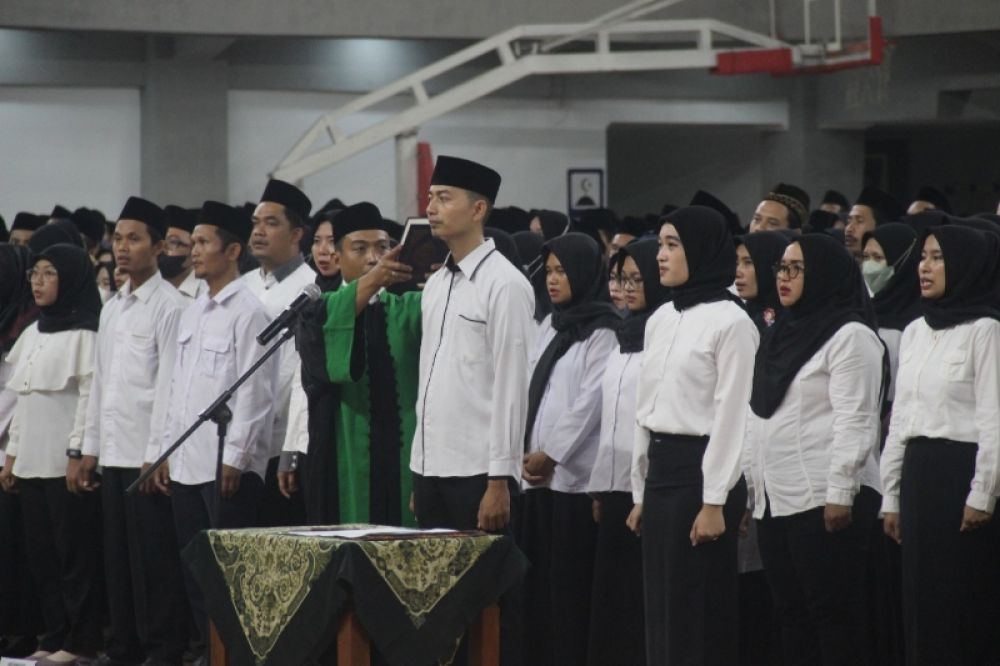 Bupati Bojonegoro Anna Mu'awanah menghadiri acara pelantikan PPS dan berpesan agar menjaga integritas dan profesional dalam bertugas sebagai PPS. (Ist) 