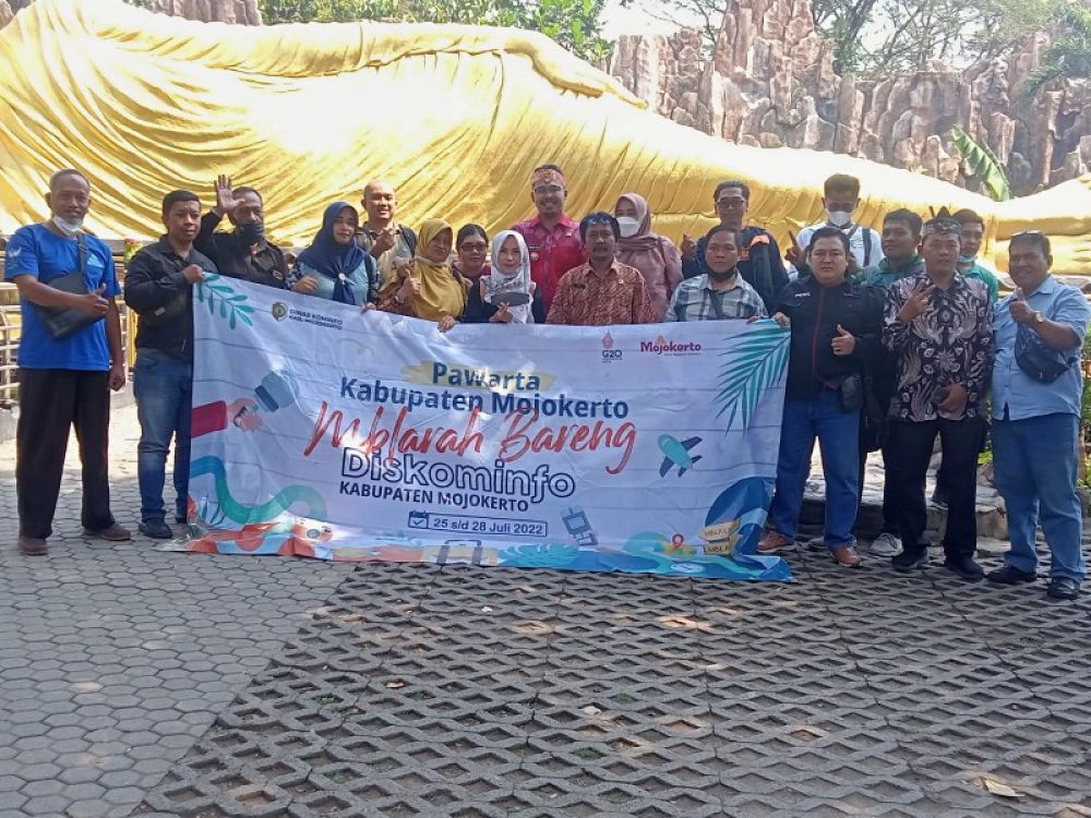 Diskominfo gandeng Pewarta Kabupaten Mojokerto gelar press tour lokal mengintip destinasi wisata Mojokerto untuk disiarkan/dikenalkan ke publik. (Ist) 