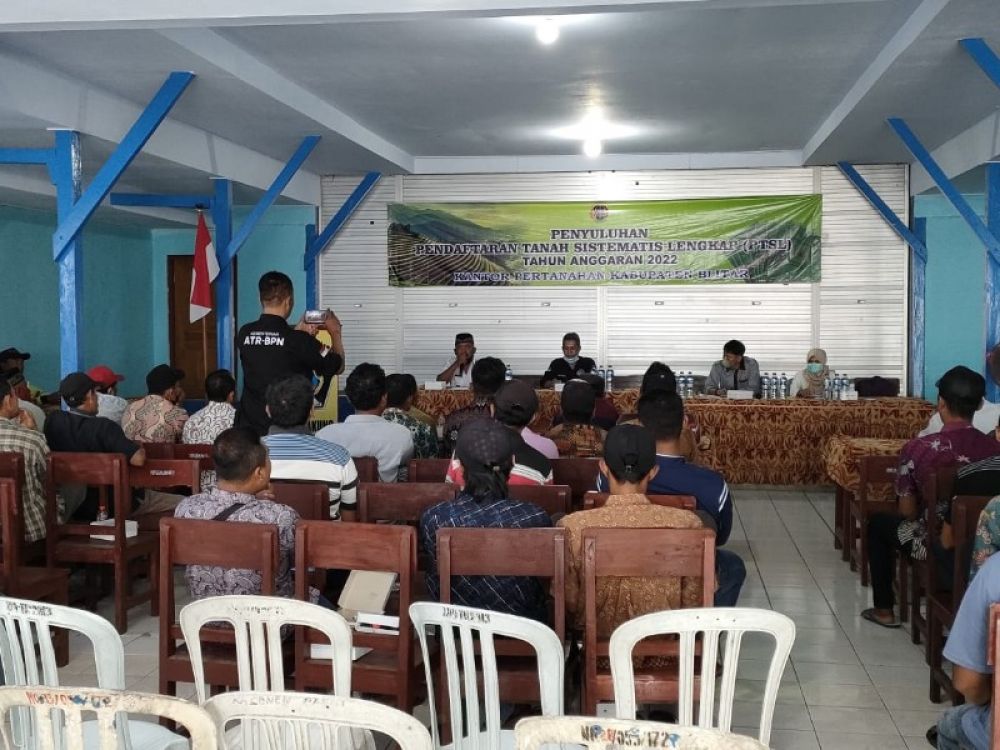 Kades Plandirejo bersama Muspida saat sosialisasi PTSL di kantor Balai Desa Plandirejo. (Ist) 