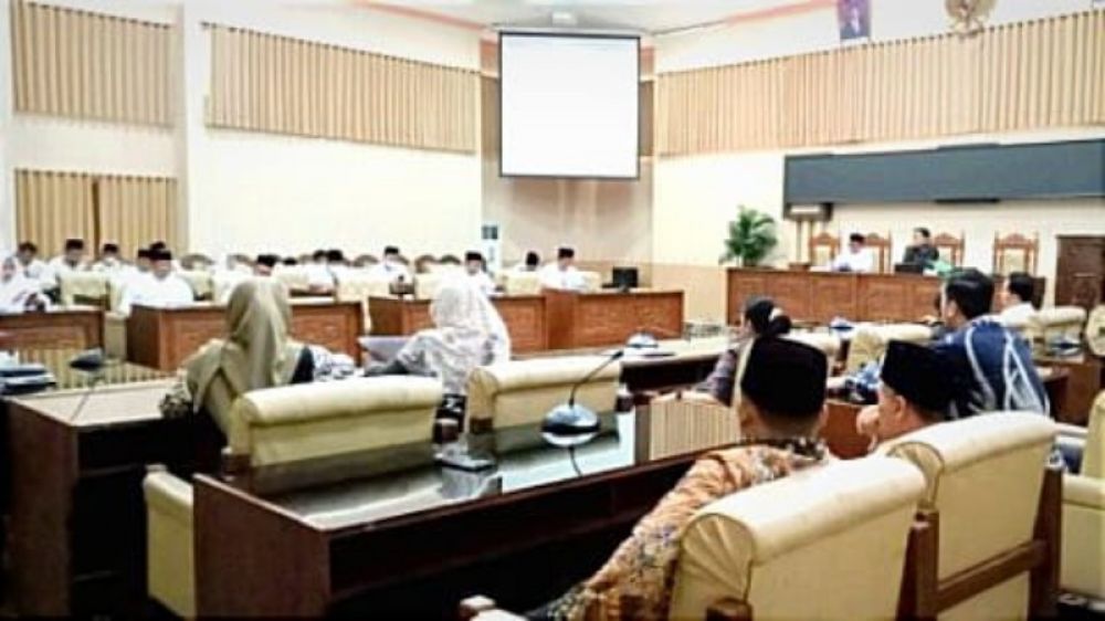 DPRD Banyuwangi Gelar Rapat Banggar Bersama Eksekutif Bahas LKPJ TA 2022