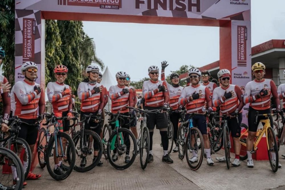 Tim sepeda beregu Bima Kapolda Jatim ikut jelajahi khatulistiwa. (Ist) 