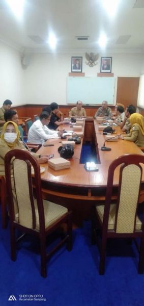 Rakoor pemberantasan rokok ilegal di ruang pemkab Sampang. (Ist) 