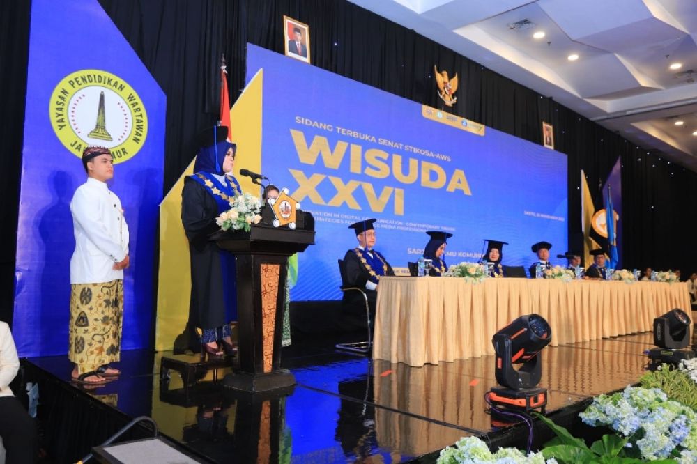 Acara wisuda Stikosa AWS Ke XXVII Mengusung tema Innovication in Communication di gedung Dyandra Convention Hall Jl Basuki Rahmat Surabaya. (Ist) 