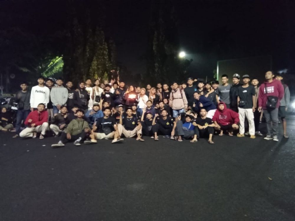 Komunitas C Seris Malang Raya sesi foto bersama dalam acara KOPDARGAB. (Ist) 