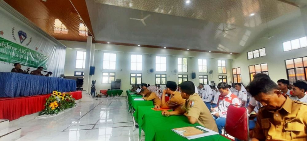 Bupati Anna Dorong Siswa SMKN Se-Bojonegoro Terus Berinovasi Ciptakan Alat Pertanian