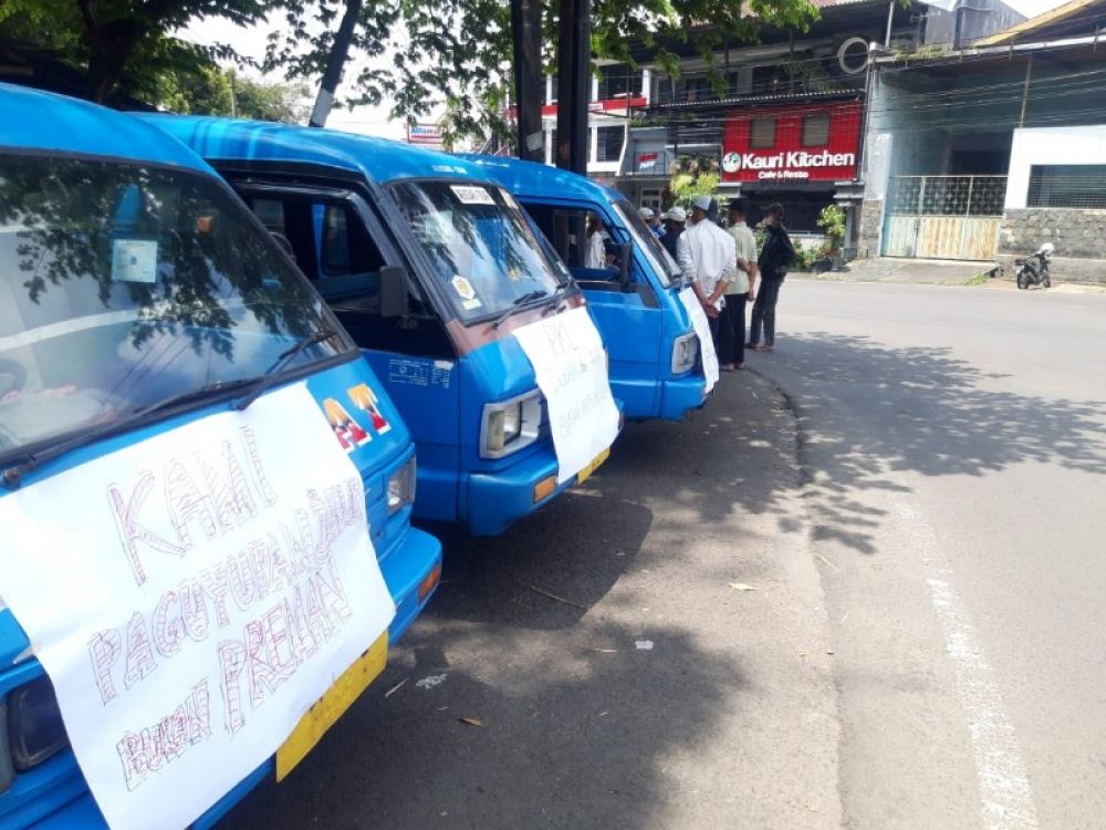 Puluhan sopir angkot Jalur Arjosari -Tidar (AT) menunjuk salah satu laywer untuk membantu mereka. (Ist) 