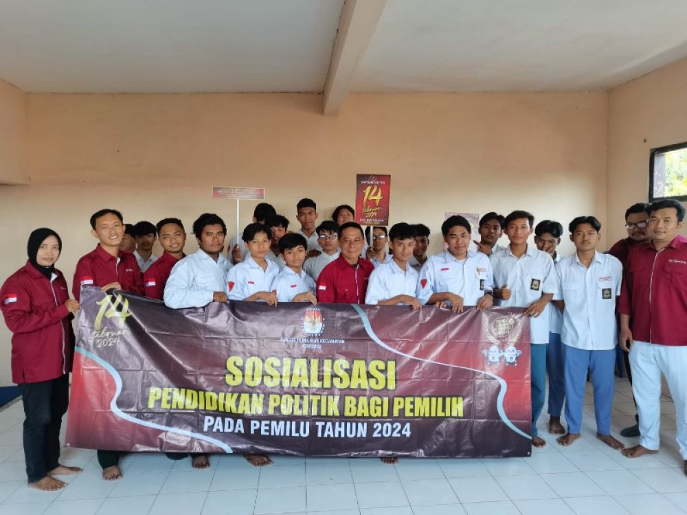 Giliran Siswa SMK Karya Bhakti Mendapat Pencerahan Pemilu dari PPK Kebomas