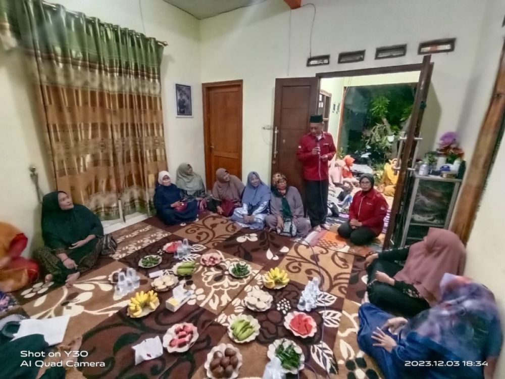 PPK Kebomas dan PPS Sidomoro Sosialisasi Pemilu Pada Jamaah Pengajian RT 03/05 Kelurahan Sidomoro