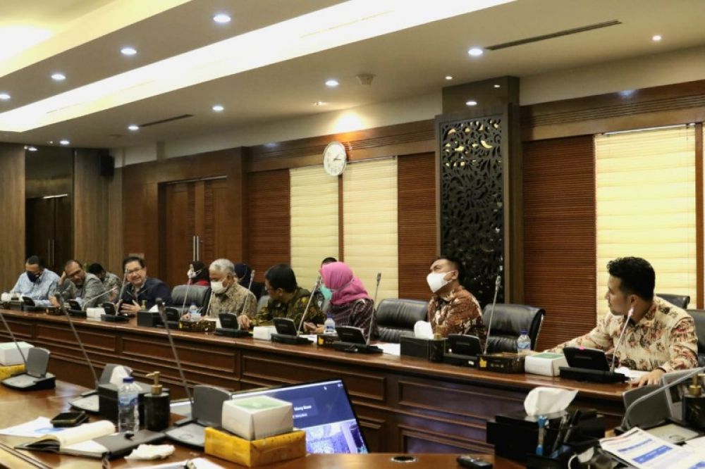 Rapat koordinasi proyek KPBU SPAM Umbulan yang dihadiri Wakil Gubernur Jatim Emil Elestianto Dardak di Kantor Kementerian Koordinator Bidang Perekonomian RI, (ist) 