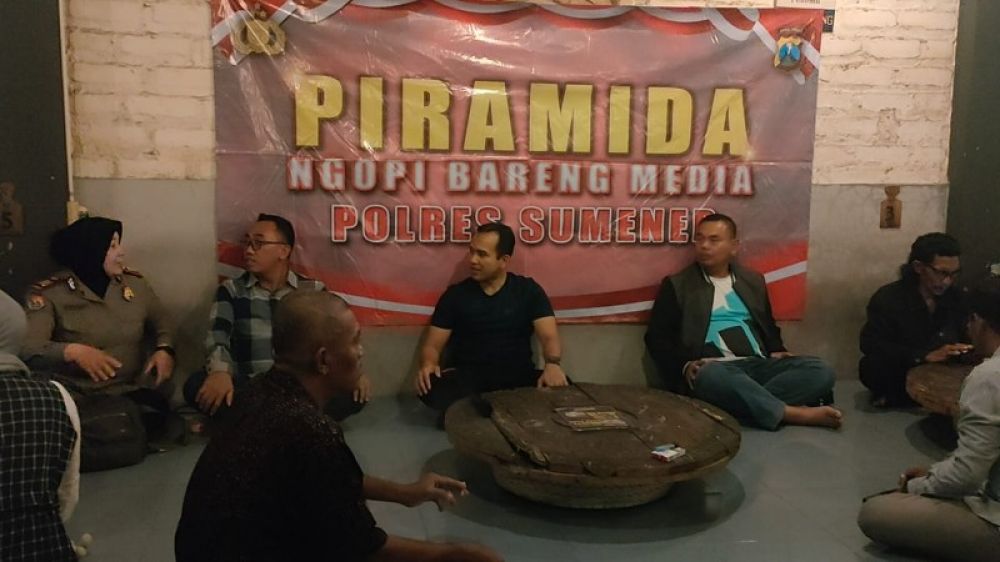 Pengurus PJI Sumenep saat menggelar pertemuan dengan Polres Sumenep. (Ist) 