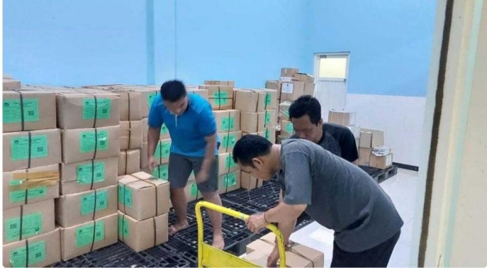 Surat Suara yang datang dan dicek di dalam gudang KPU Kota Mojokerto. (ist)