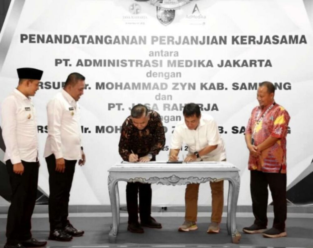 Teken Perjajian kerja sama disaksikan oleh Bupati dan Wabup Sampang. (Ist) 